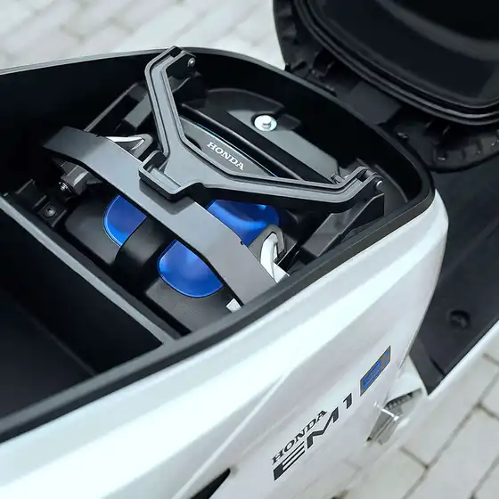 Fitur Motor Honda EM1 2026